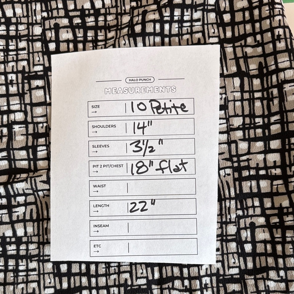 LOFT Black & White Cap Sleeve Grid Print Blouse sz 10 Petite business casual - Picture 8 of 8
